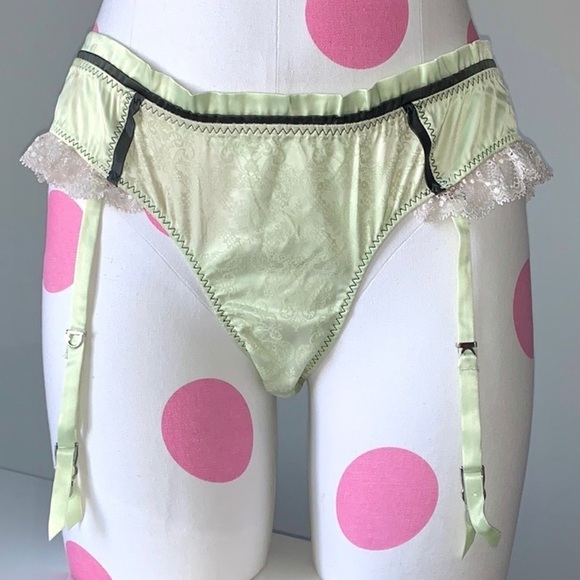 Victoria’s Secret Victorian Style Garter Panty